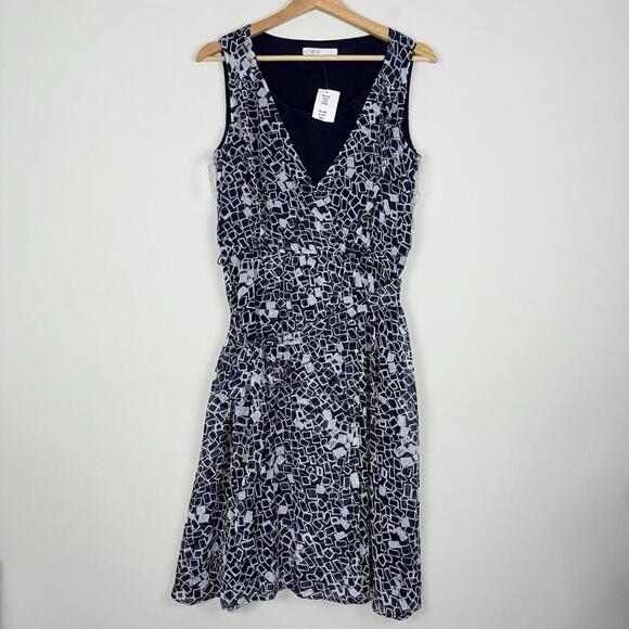 NWT Cleo Sleeveless Wrap Dress Abstract Print Size 6 Navy White Lined Geometric - Picture 1 of 12